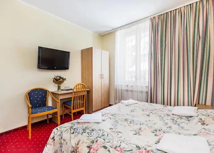 Carlton Bed and breakfast 3*