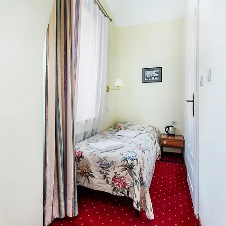 威拉卡尔顿酒店 3*