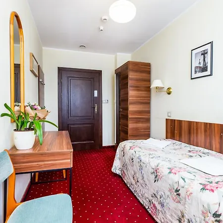 威拉卡尔顿酒店 3*