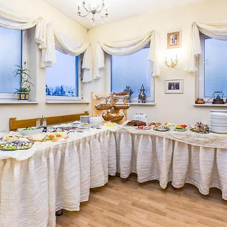 Couette-café Carlton 3*
