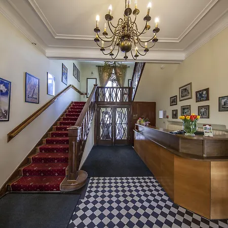 住宿加早餐酒店 威拉卡尔顿酒店 3*