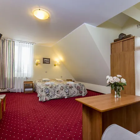 Couette-café Carlton 3*