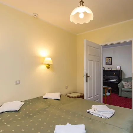 威拉卡尔顿酒店 3*