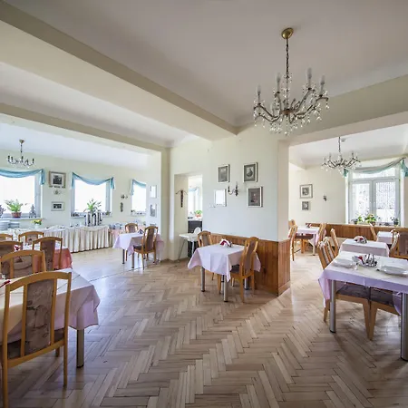 Couette-café Carlton 3*