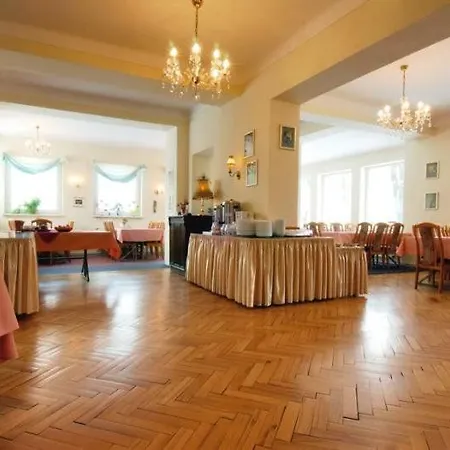 Carlton Bed and Breakfast 2*